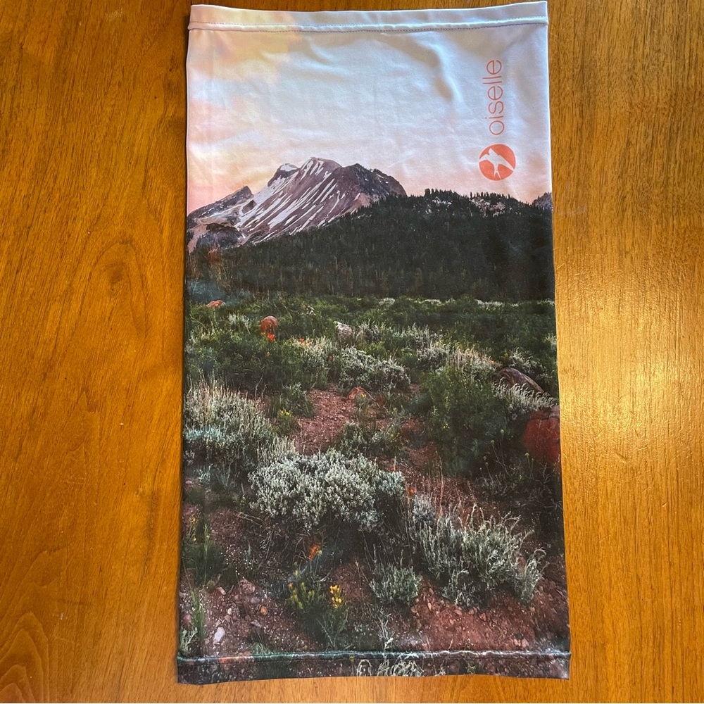 Oiselle Beautiful Mountain Landscape Neck Gaiter